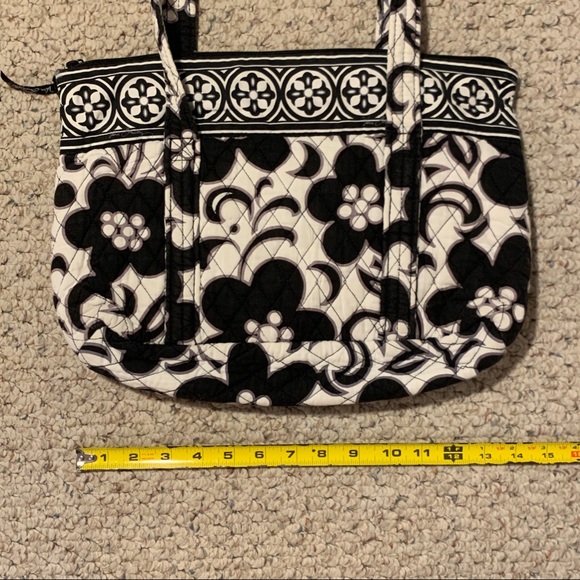 Vera Bradley black and white quilted floral tote bag - Picture 4 of 7
